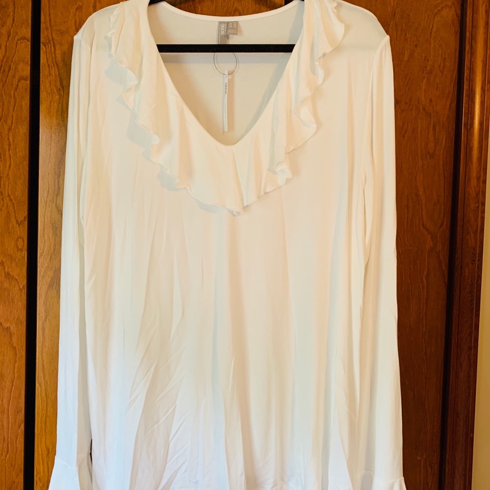 ASOS Maternity white colored top NWT!